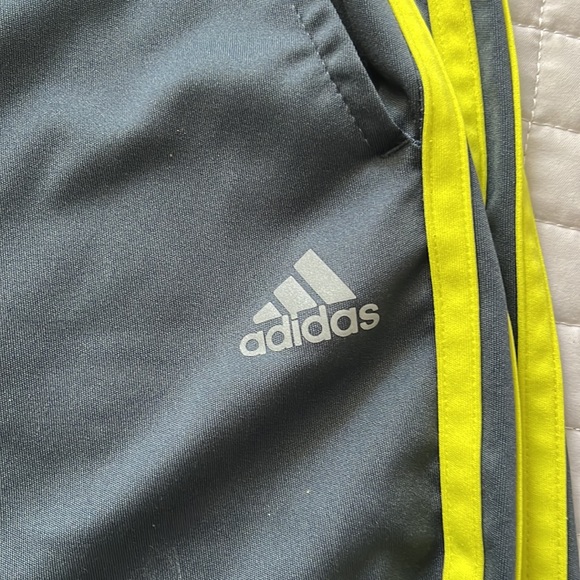 Adidas shorts - Picture 3 of 7